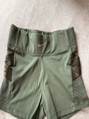 Nike Aeroadapt Volleyball/Compression Shorts Army Green